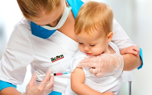 Перед вакцинацией необходимо выяснить, нет ли у ребенка противопоказаний