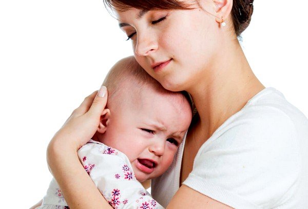 Часто кашель у новорожденных появляется из-за особенностей строения носовых проходов