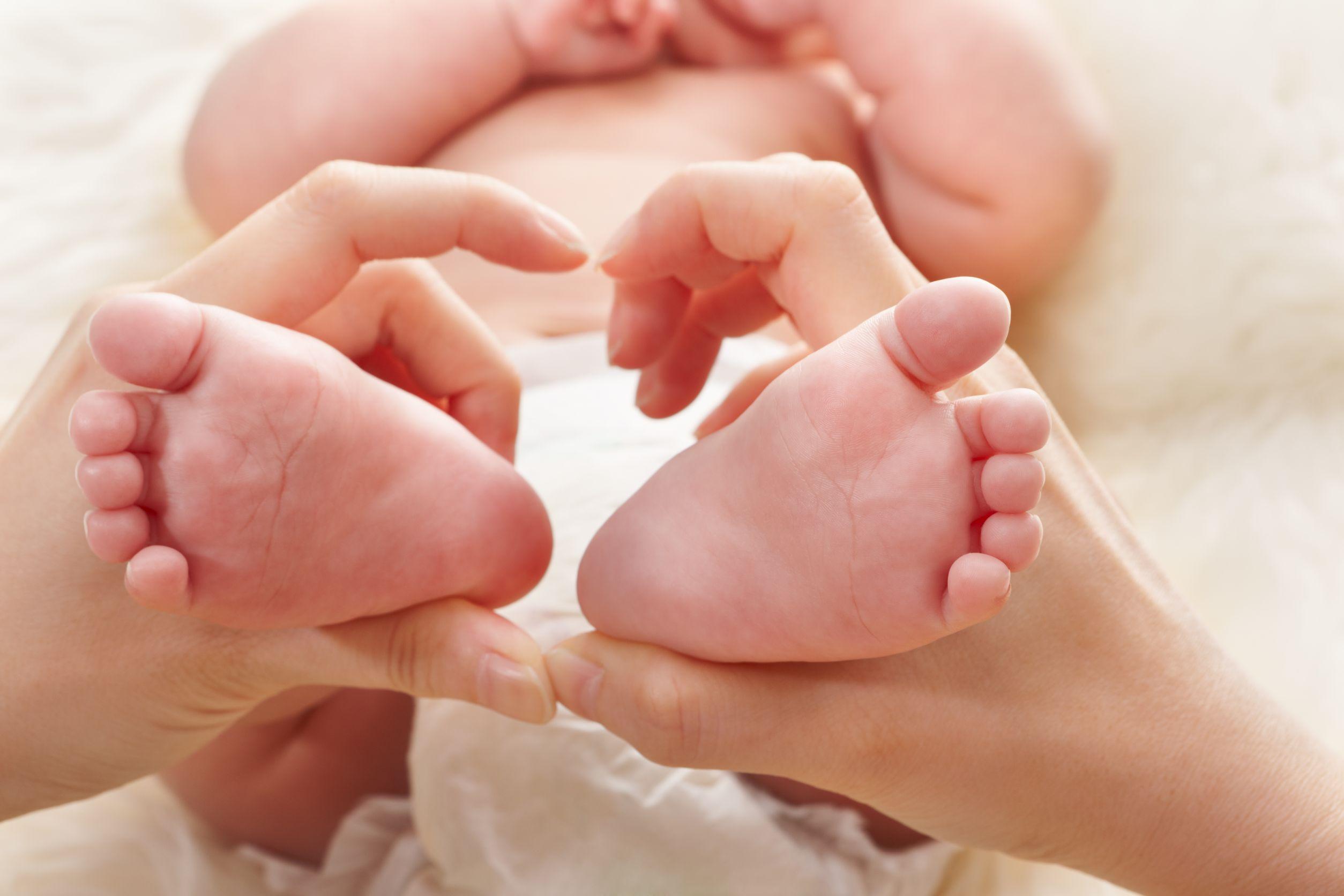 Как подстричь ногти на руках и ногах новорожденному