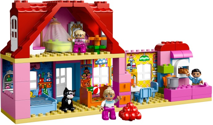 Среди конструкторов LEGO можно найти всё от кукольного домика до космической станции