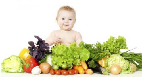 Младенец и овощи
