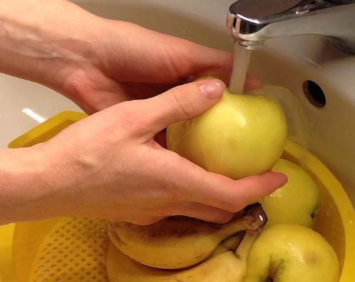 Мытье яблок