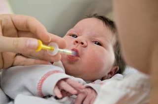 Как правильно лечить кашель у детей до 1 года