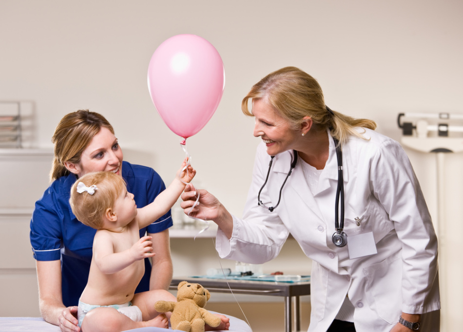 Дети раннего возраста нуждаются во врачебном контроле