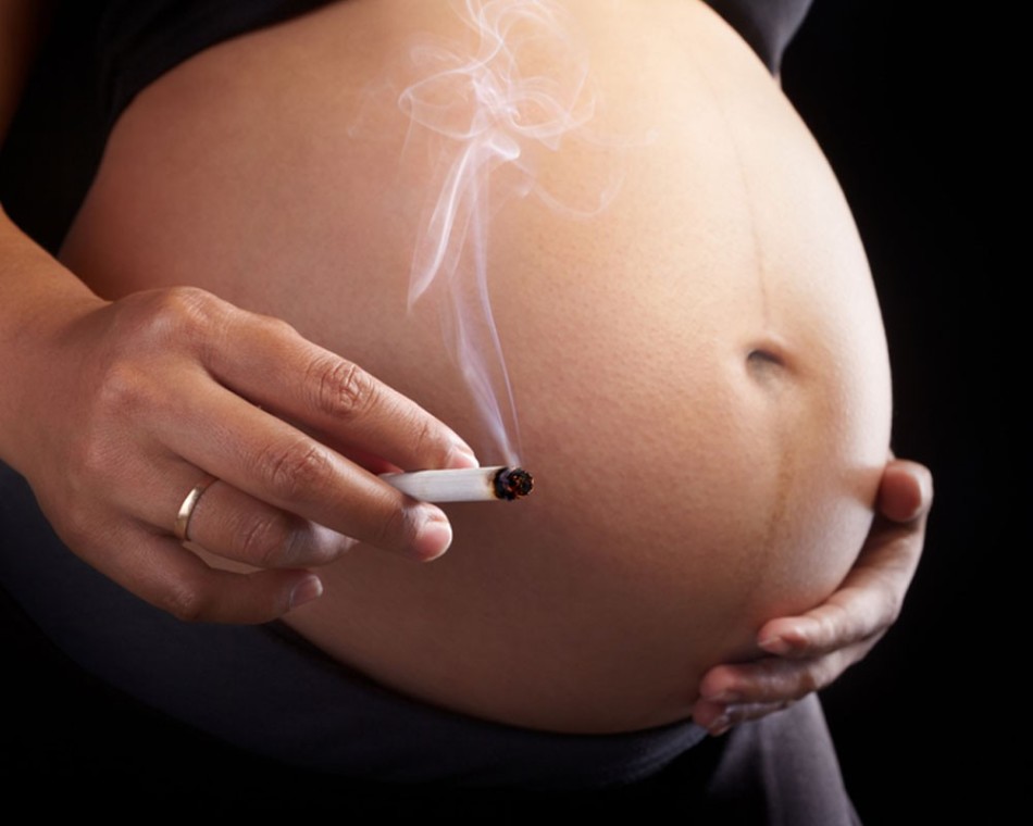 Курение во время беременности может стать причиной свдс
