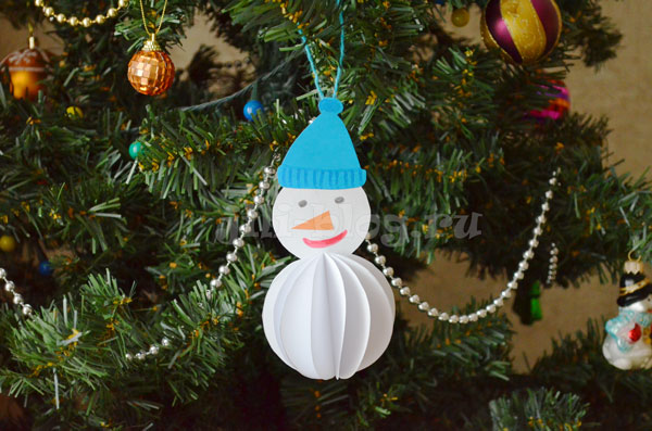 Елочная игрушка снеговик из бумаги