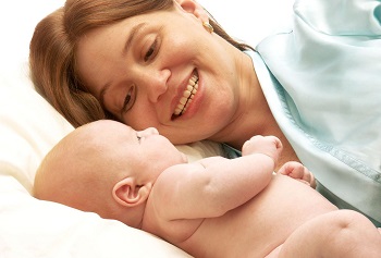 Что делать родителям, если у новорожденного появилось красное пятно над глазом