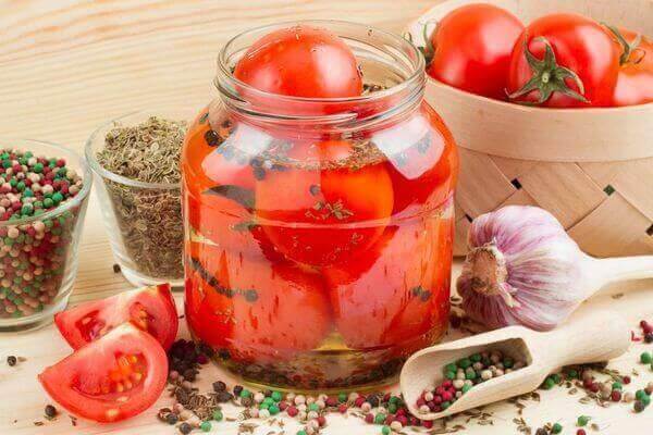 Соленые помидоры при грудном вскармливании