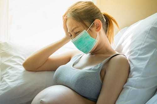 Беременная женщинна заболела
