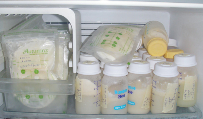 в чем можно замораживать грудное молоко