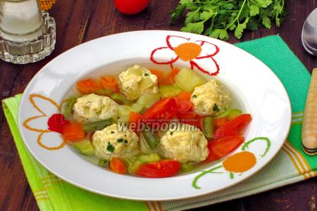 Фото рецепта Овощной суп с фрикадельками из индейки
