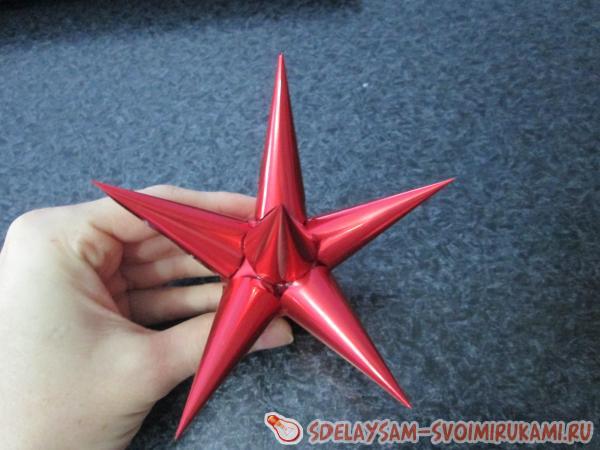 Приклеиваем поочередно лучи Приклеиваем поочередно лучи