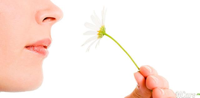 Применение точечного массажа при насморке и заложенности носа